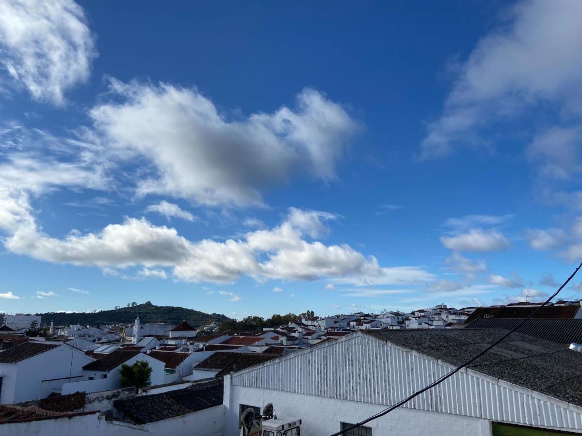 Duplex Con Piscina En Centro Cazalla กาซาญา เดลา เซียร์รา ภายนอก รูปภาพ